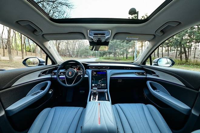 國民車紅旗H5 PHEV 國車級(jí)超規(guī)格全維安